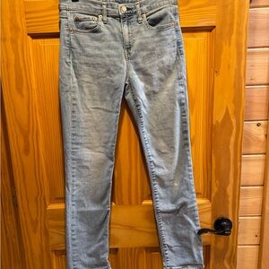 GAP Women's Light Blue Skinny Jeans
